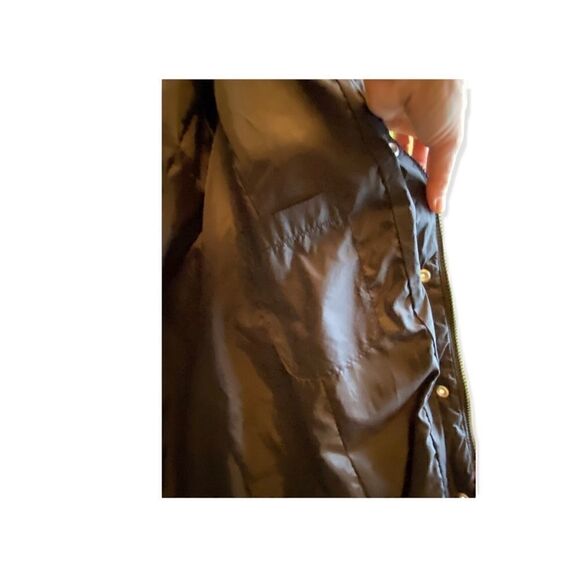 EUC GAP hooded winter jacket in black - Picture 6 of 15